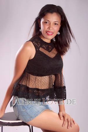 Ladies of Philippinen