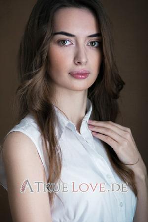 173453 - Anna Alter: 31 - Ukraine