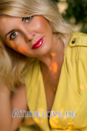 176366 - Anna Alter: 35 - Ukraine