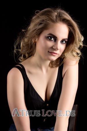 178768 - Valentina Alter: 24 - Ukraine