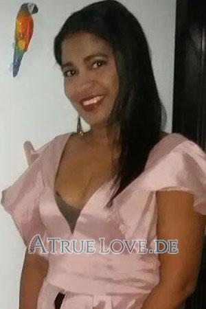 180635 - Yadira Alter: 44 - Kolumbien