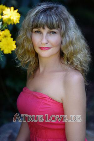 182051 - Yuliya Alter: 44 - Ukraine