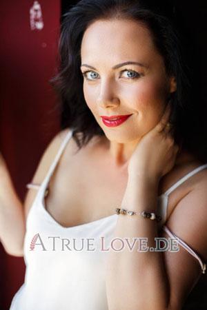 182193 - Valentina Alter: 43 - Ukraine