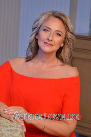 182371 - Angela Alter: 58 - Ukraine