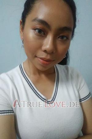 184890 - Uraisree Alter: 26 - Thailand
