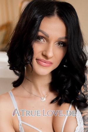 189335 - Lilia Alter: 24 - Ukraine