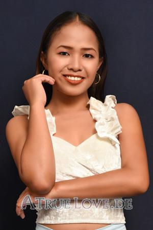 Ladies of Philippinen