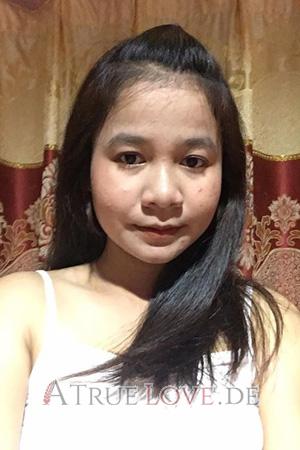 194270 - Atchara Alter: 26 - Thailand