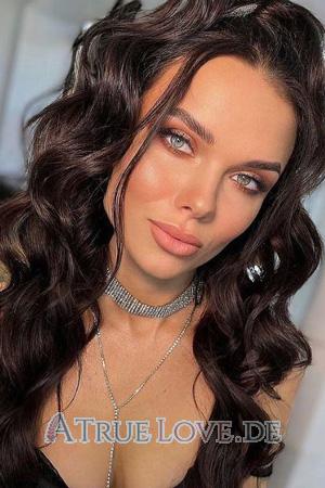 206434 - Viktoriia Alter: 23 - Ukraine