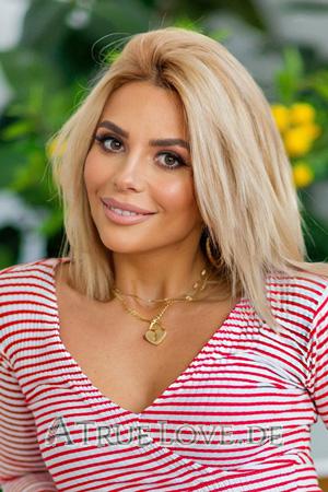 207392 - Jylia Alter: 35 - Ukraine