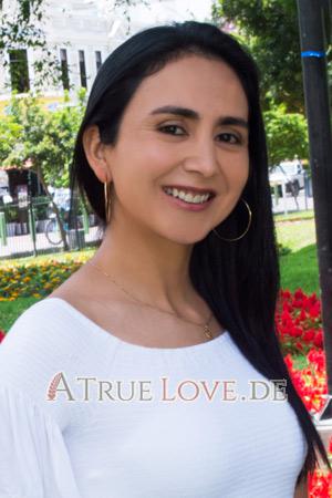 207752 - Karla Alter: 37 - Peru