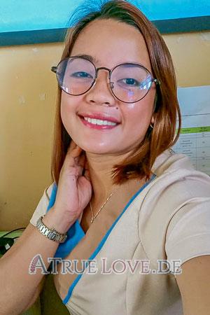 Ladies of Philippinen