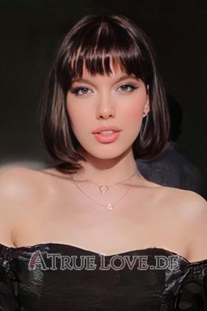 210104 - Oleksandra Alter: 25 - Ukraine