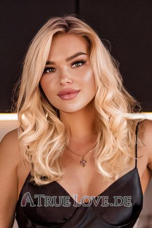 211003 - Anastasiia Alter: 29 - Ukraine