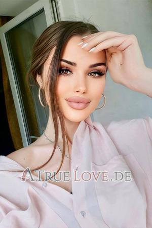 211621 - Alyona Alter: 23 - Ukraine