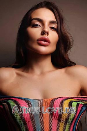 211746 - Diana Alter: 24 - Ukraine