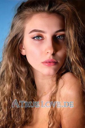 212429 - Anzhelika Alter: 22 - Ukraine