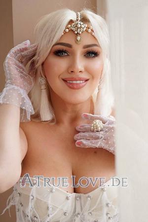 212969 - Iryna Alter: 44 - Ukraine