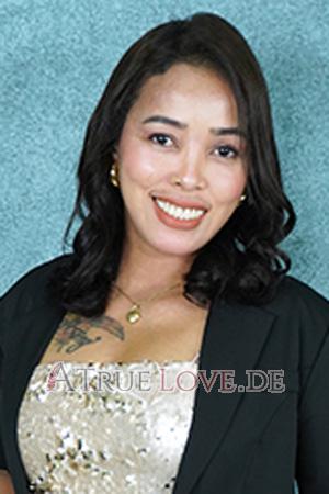 Ladies of Philippinen