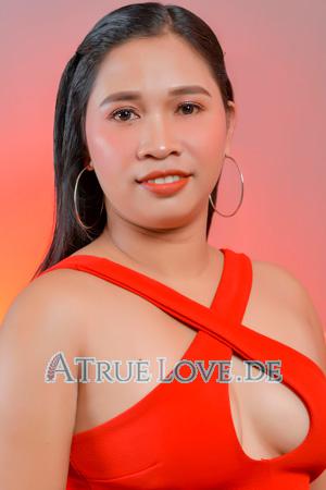 Ladies of Island Garden Stadt of Samal