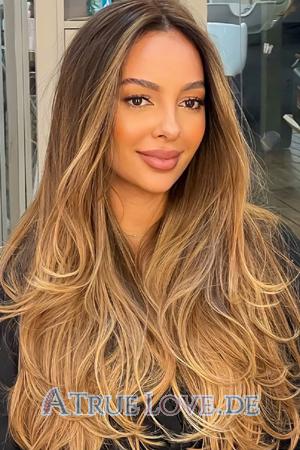 224384 - Lara Alter: 27 - Brazil