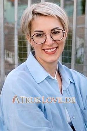 228954 - Mariya Alter: 43 - Ukraine