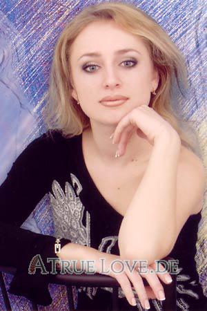 58346 - Alina Alter: 25 - Ukraine