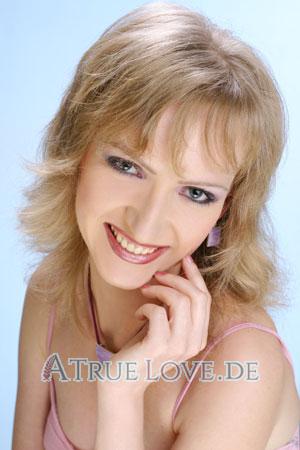 77586 - Olga Alter: 26 - Ukraine